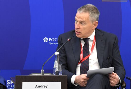 ПМЭФ-2023. "Профессионалитет" отраслевой подход к подготовке кадров в условиях импортозамещения