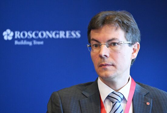 ПМЭФ-2023. Развитие национальной парфюмерно-косметической отрасли: путь от молекулы до потребителя, от производства до построения сильного бренда 