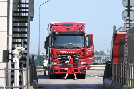 ПМЭФ-2023. Запуск беспилотных грузовиков из Санкт-Петербурга в Москву