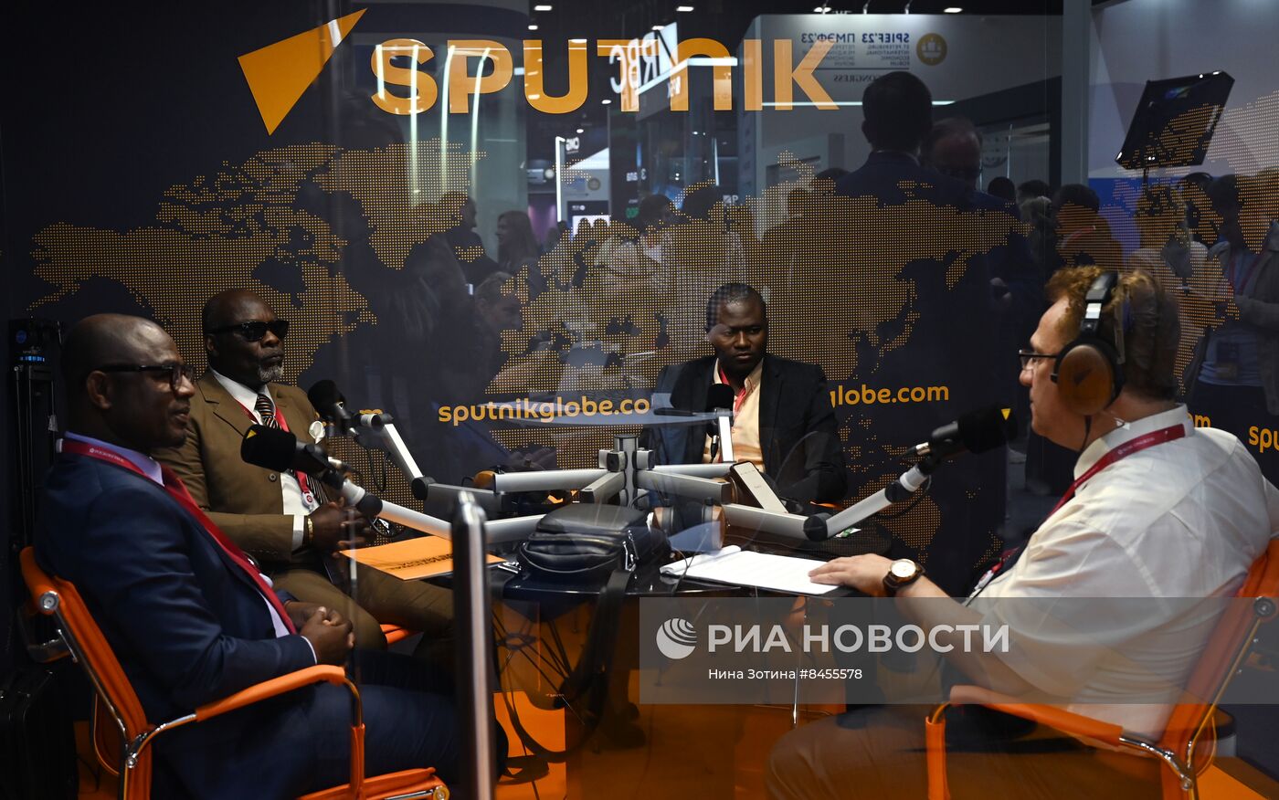 ПМЭФ-2023. Работа студии радио Sputnik