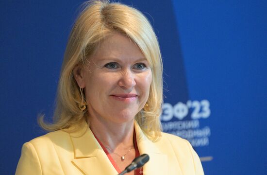 ПМЭФ-2023. Женщины в фармацевтике: стратегия, динамика развития и доверие