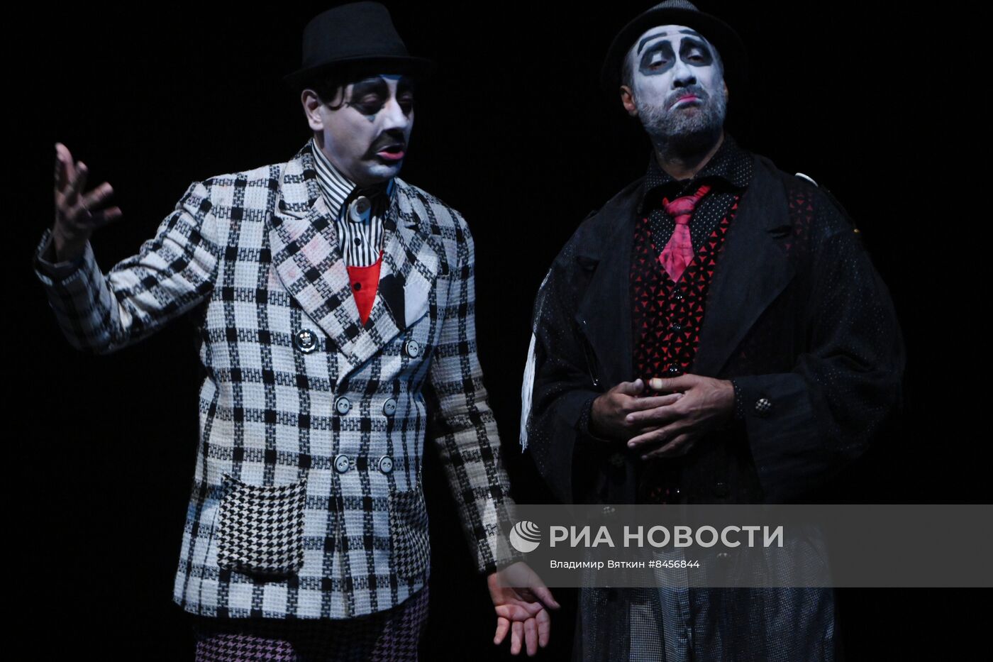 Спектакль "Макбет: что сделано, то сделано"