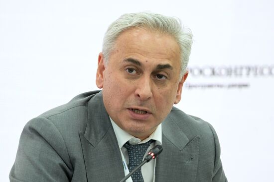 ПМЭФ-2023. Консолидация профессиональных сообществ через чемпионатное движение как фактор устойчивого развития экономики регионов