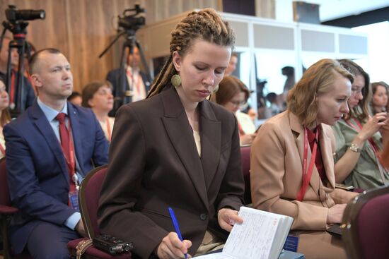 ПМЭФ-2023. "Человек благополучный" – главная цель социальной политики и основной ресурс развития страны