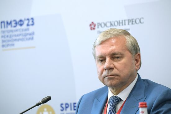 ПМЭФ-2023. Региональный консультативный форум "Деловой двадцатки" (B20). Двигаясь на юг: эффективное развитие в новом мире