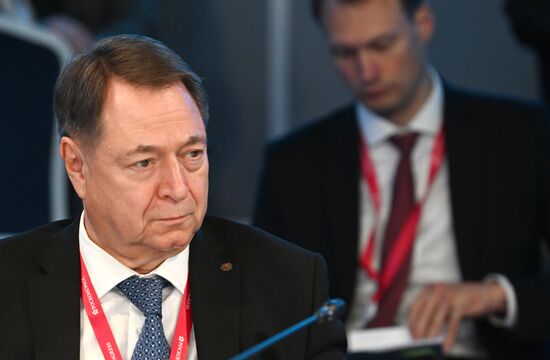 ПМЭФ-2023. Развитие экономического сотрудничества в рамках международноготранспортного коридора "Север  Юг": автомобильный транспорт как важнаячасть мультимодальных перевозок
