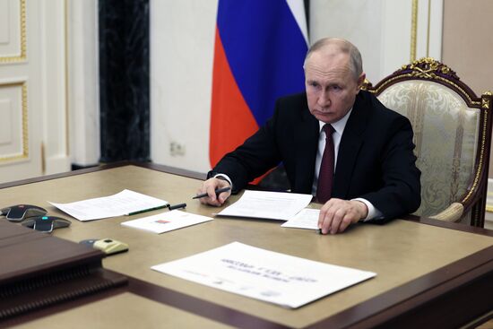 Президент РФ В. Путин принял участие в церемонии открытия участков автомобильных дорог в Ростовской области и Краснодарском крае