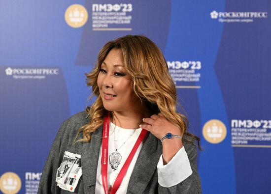 ПМЭФ-2023. Знакомство  с фермерской продукцией Аниты Цой "Цойкины рецепты"