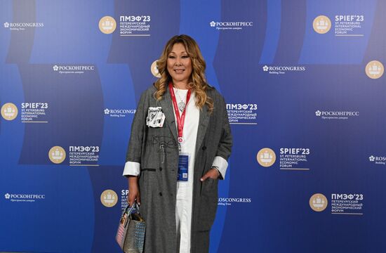 ПМЭФ-2023. Знакомство  с фермерской продукцией Аниты Цой "Цойкины рецепты"