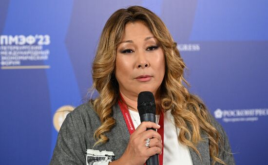 ПМЭФ-2023. Знакомство  с фермерской продукцией Аниты Цой "Цойкины рецепты"