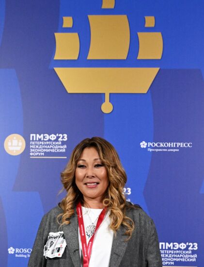 ПМЭФ-2023. Знакомство  с фермерской продукцией Аниты Цой "Цойкины рецепты"