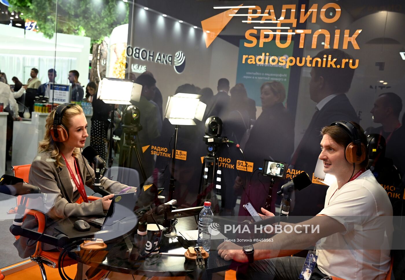 ПМЭФ-2023. Работа студии радио Sputnik