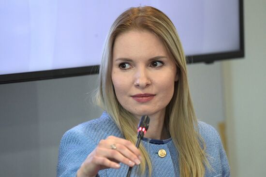 ПМЭФ-2023. Сингулярность наступила: ИИ vs человек – какой будет новая реальность?