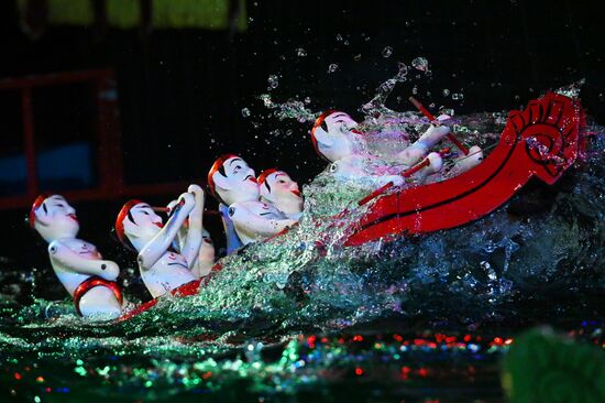 "Традиционный кукольный спектакль на воде" Театра Тханг Лонг из Вьетнама