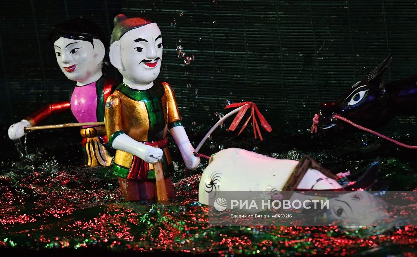 "Традиционный кукольный спектакль на воде" Театра Тханг Лонг из Вьетнама