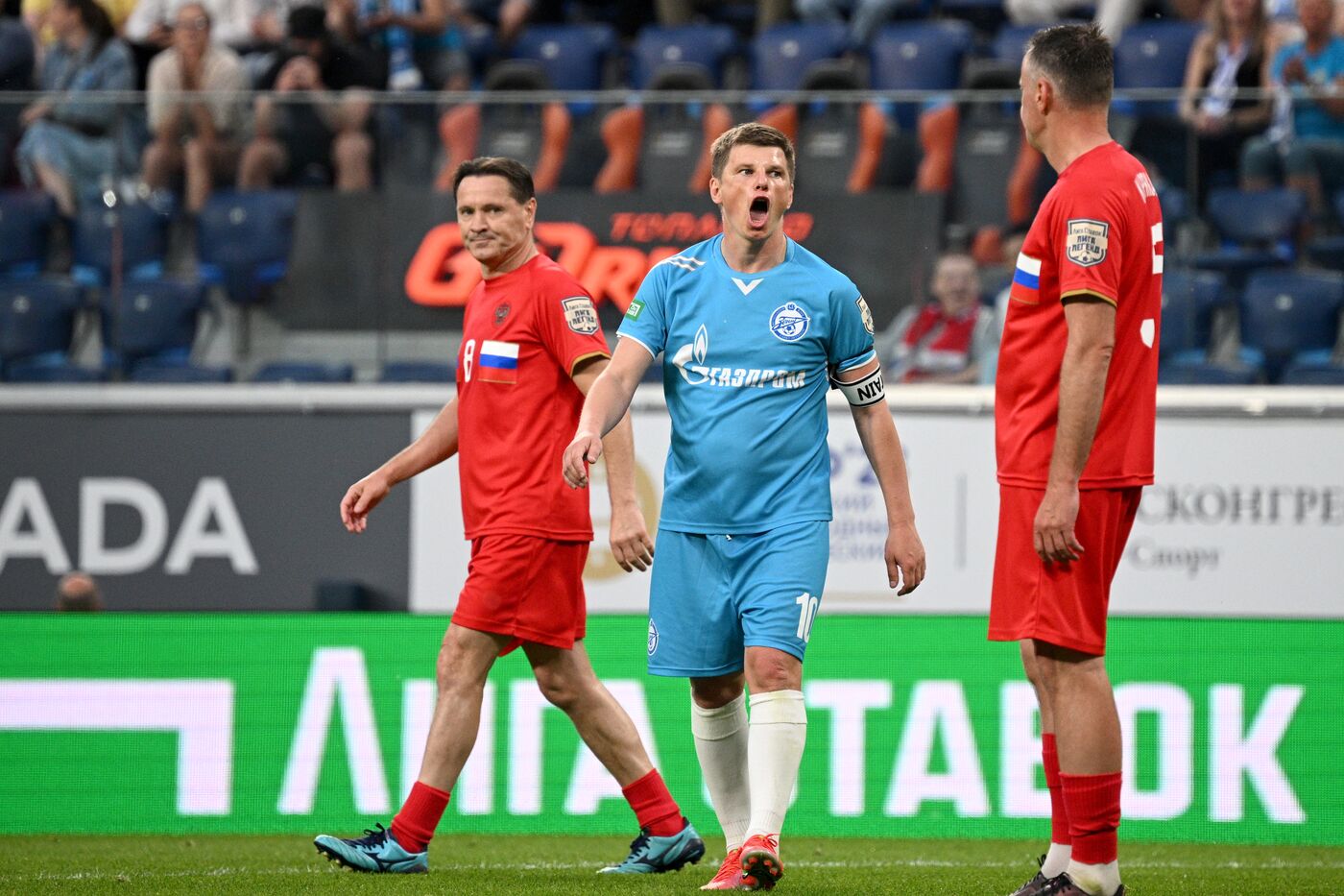 ПМЭФ-2023. Футбол. Ретро-матч Лиги легенд