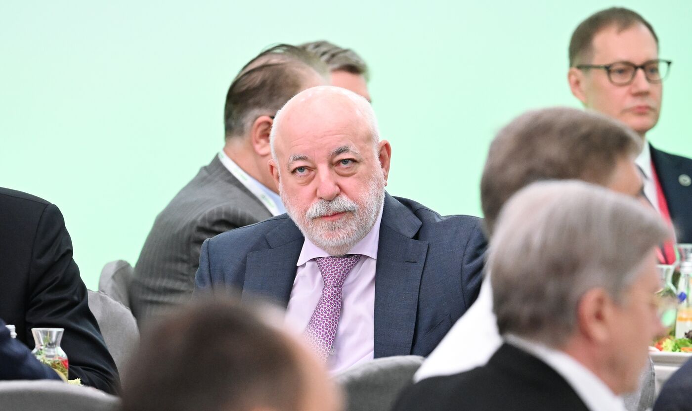 ПМЭФ-2023. Деловой завтрак Сбера