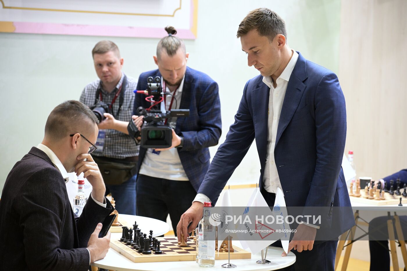 ПМЭФ-2023. Сеанс одновременной игры в шахматы с гроссмейстером с использованием искусственного интеллекта