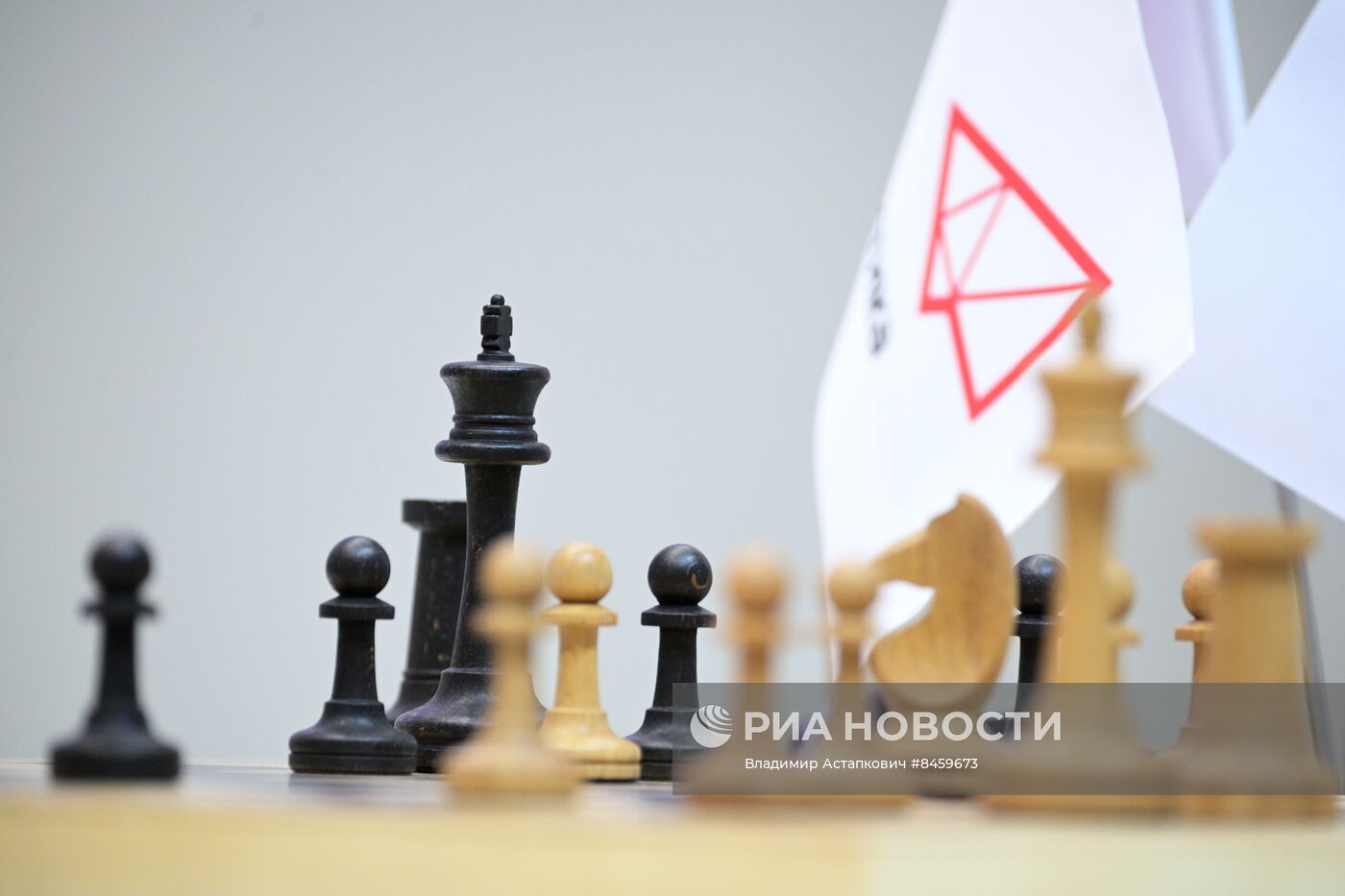 ПМЭФ-2023. Сеанс одновременной игры в шахматы с гроссмейстером с использованием искусственного интеллекта