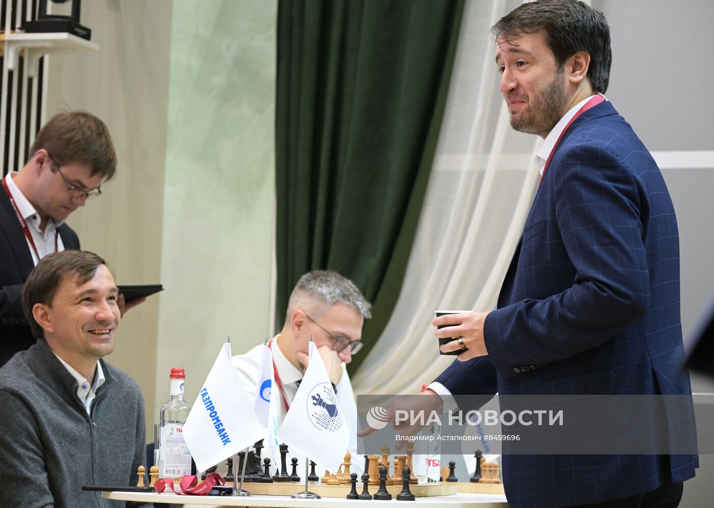 ПМЭФ-2023. Сеанс одновременной игры в шахматы с гроссмейстером с использованием искусственного интеллекта