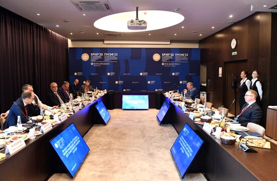 ПМЭФ-2023. Деловой завтрак Санкт-Петербурга "Межрегиональное партнерство для эффективного развития Арктики"