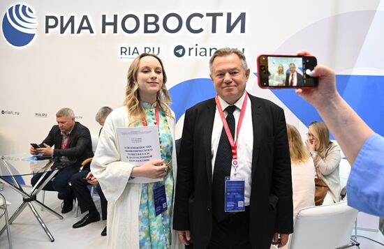 ПМЭФ-2023. Стенд РИА Новости