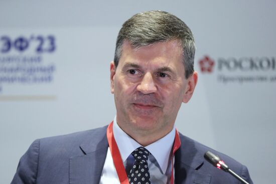 ПМЭФ-2023. ИИ в высшем образовании  прорыв или деградация?