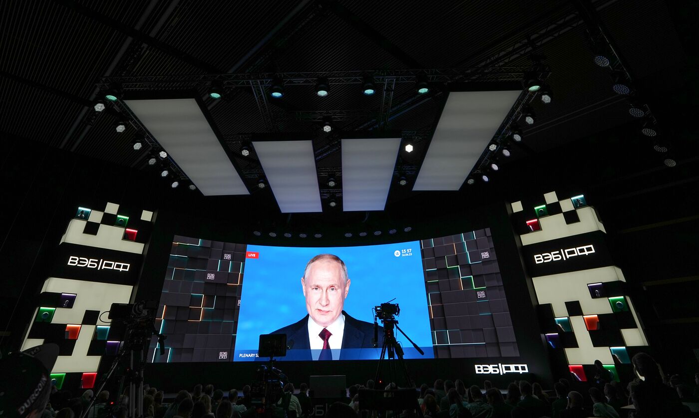 Прямой эфир 2023 отзывы. Выступление Путина. Профессиональная фотосессия Путина.
