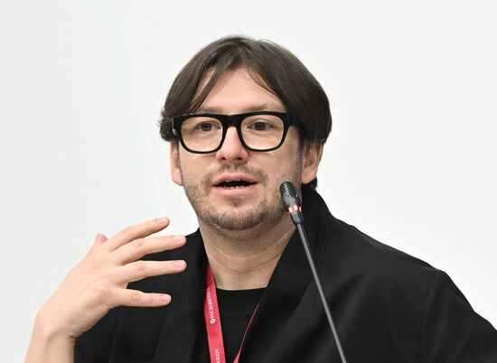 ПМЭФ-2023. Наследие великих кутюрье: будущее модного рынка 