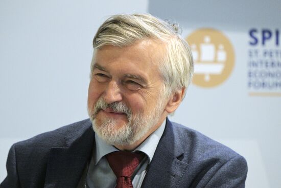 ПМЭФ-2023. Статистика на службе общества: настоящее и будущее