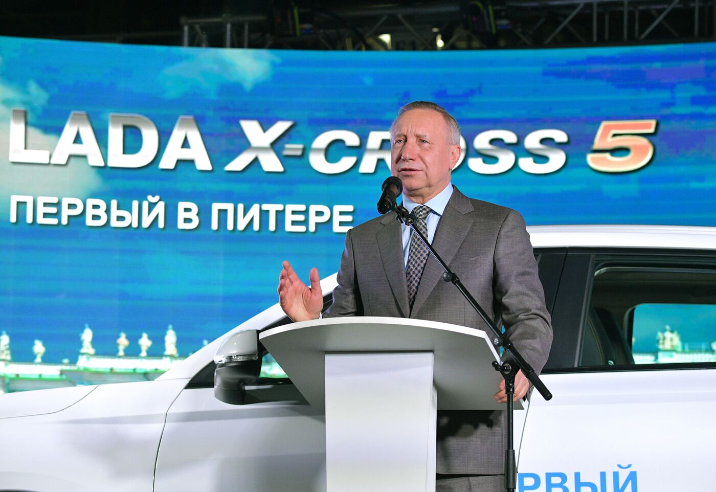 ПМЭФ-2023. Церемония выпуска первого автомобиля LADA X-Cross 5