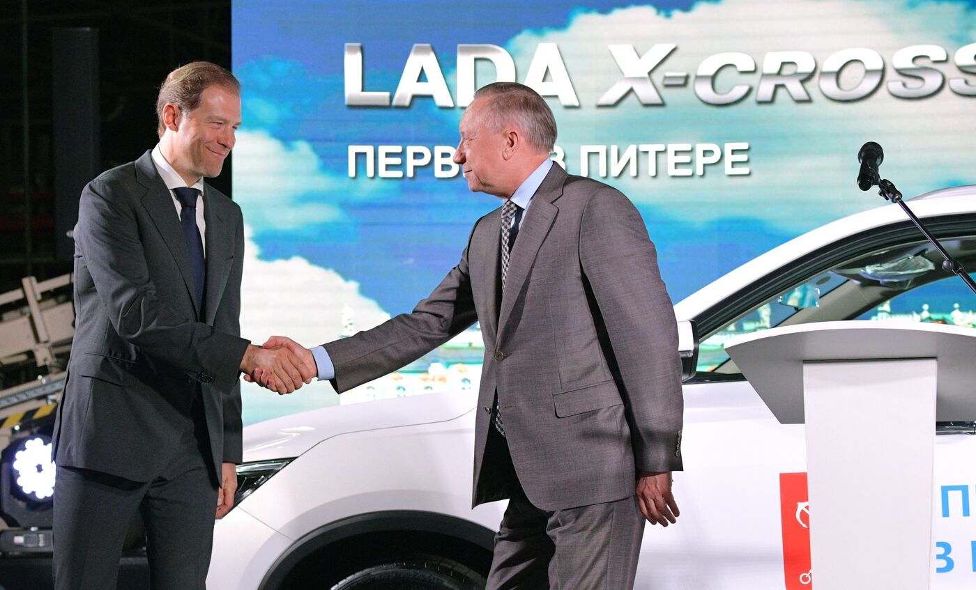 ПМЭФ-2023. Церемония выпуска первого автомобиля LADA X-Cross 5