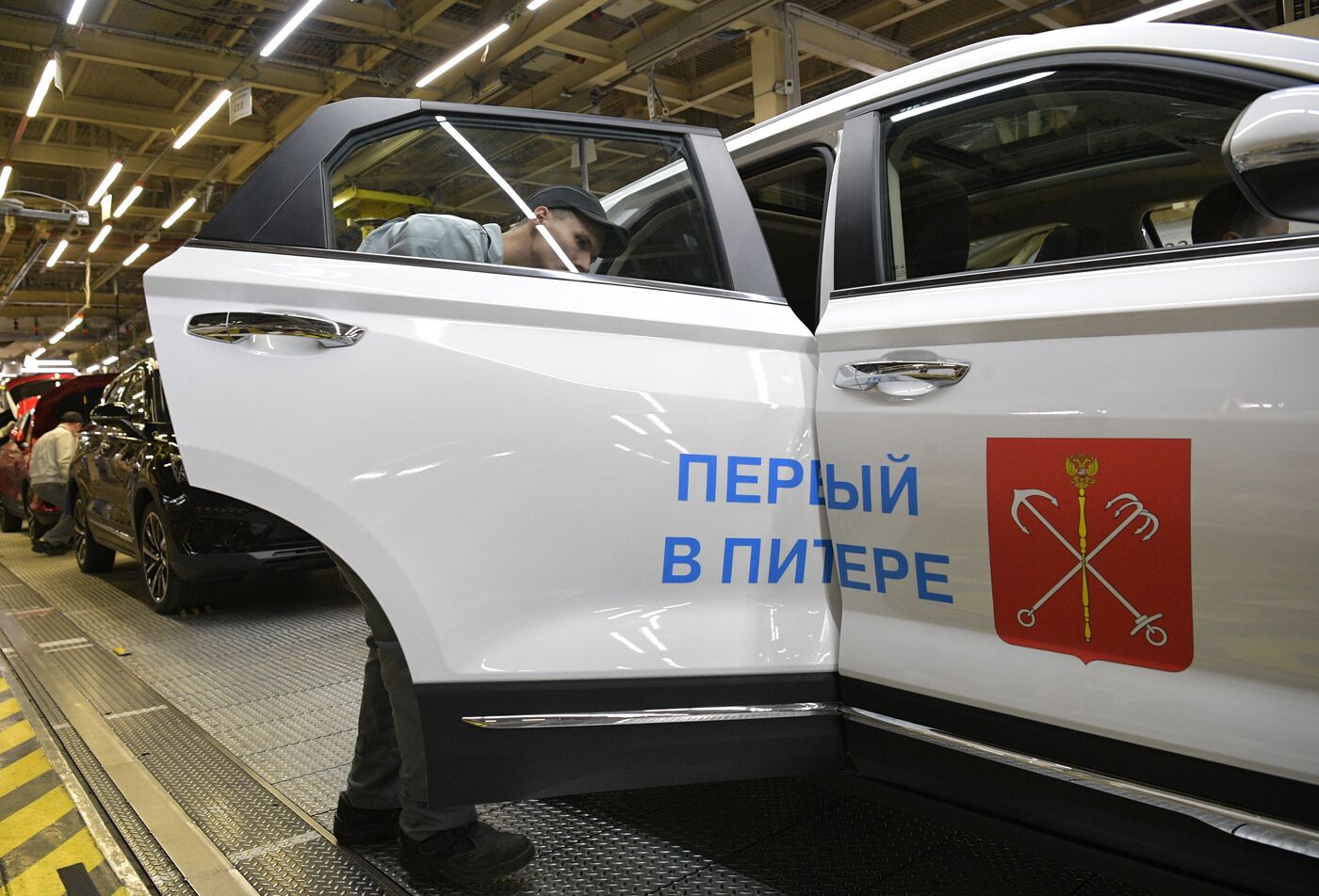 ПМЭФ-2023. Церемония выпуска первого автомобиля LADA X-Cross 5