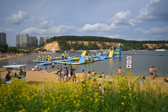 Отдых москвичей в жаркие выходные