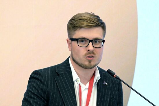 ПМЭФ-2023. Новые инфлюэнсеры России и борьба с фейками