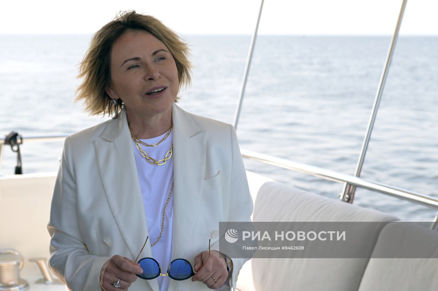 Президент РФ В. Путин принял участие в церемонии подъёма флагов в акватории Финского залива