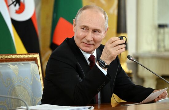 Президент РФ В. Путин принял лидеров ряда африканских государств