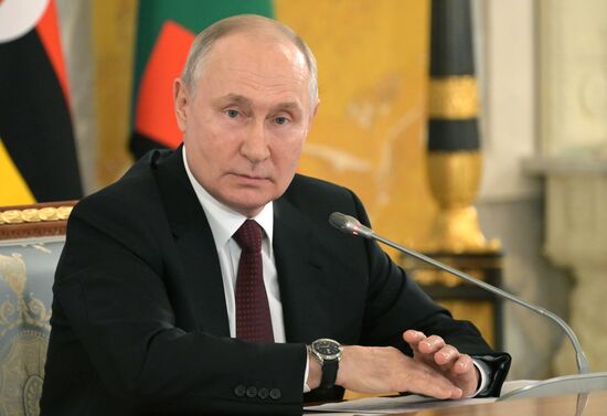 Президент РФ В. Путин принял лидеров ряда африканских государств