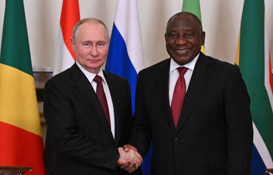 Встреча президента РФ В. Путина с президентом ЮАР С. Рамафозой
