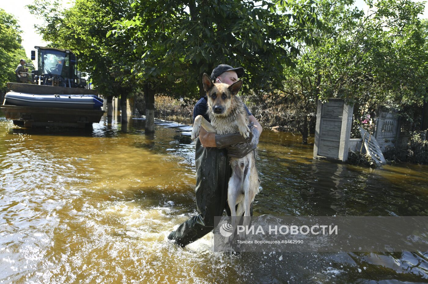 Жизнь в пострадавшей от разрушения Каховской ГЭС Голой Пристани