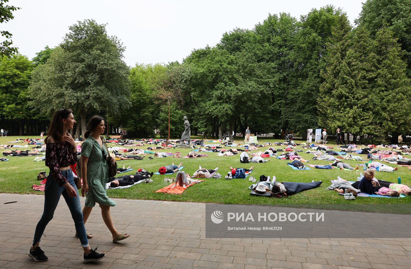 День йоги на острове Канта в Калининграде