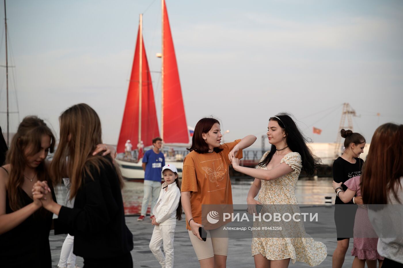 Праздник "Алые паруса" в Мариуполе
