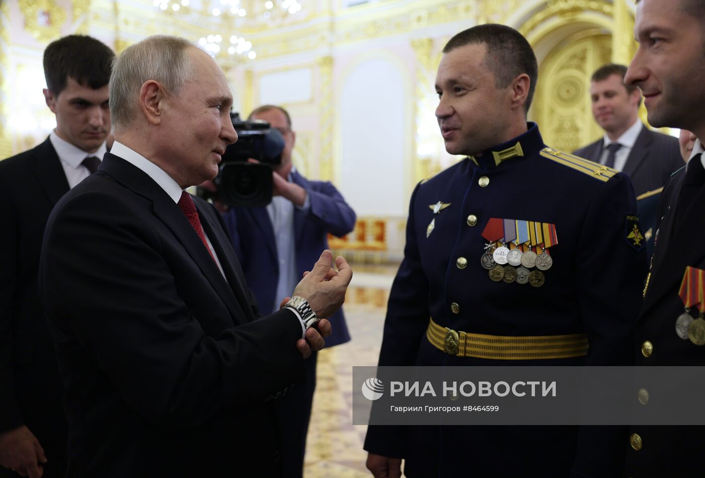 Встреча президента РФ В. Путина с выпускниками высших военно-учебных заведений