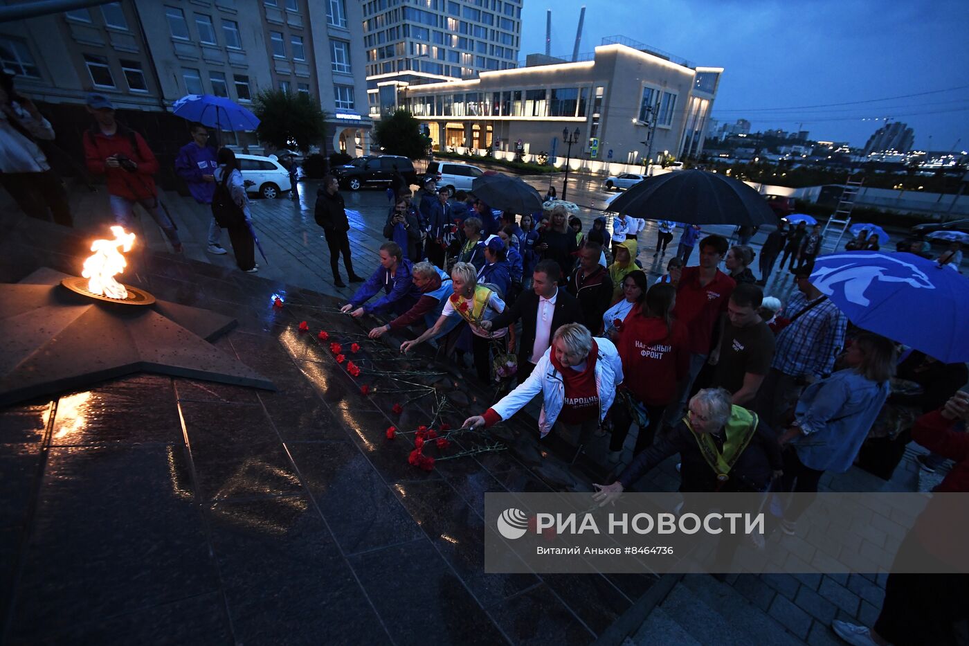 Акция "Огненная картина войны" во Владивостоке