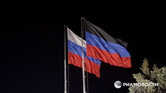 На мемориальном комплексе Саур-Могила зажгли 8 тысяч свечей в День памяти и скорби