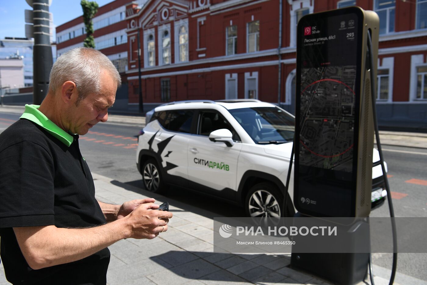 Электромобили "Москвич 3е" появились в каршеринге "Ситидрайв"