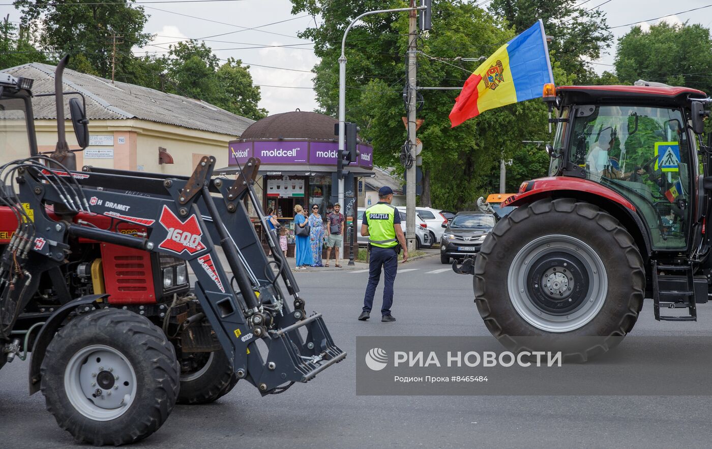 Протесты фермеров продолжаются в Кишиневе