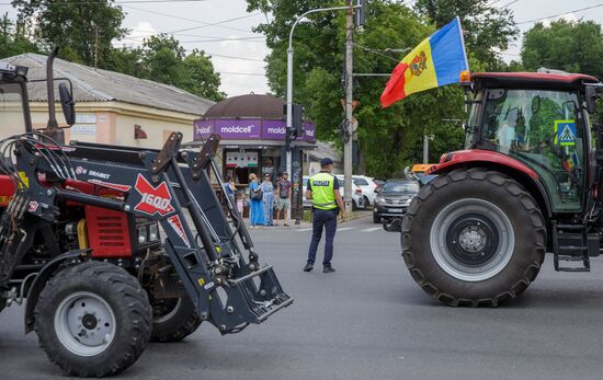 Протесты фермеров продолжаются в Кишиневе