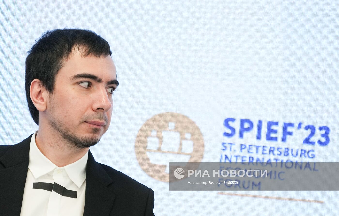 ПМЭФ-2023. Новые инфлюэнсеры России и борьба с фейками