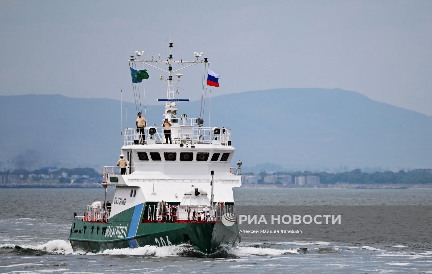 Учения пограничных сторожевых кораблей РФ и Казахстана по охране акватории Каспийского моря